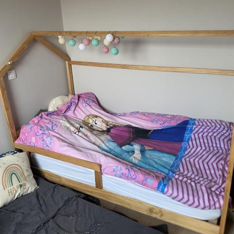 troc de  Lit cabane 190x90, sur mytroc