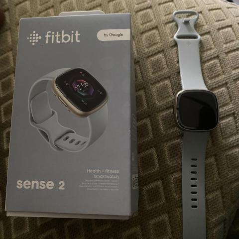 troc de  Montre connéctée Fitbit sense 2, sur mytroc