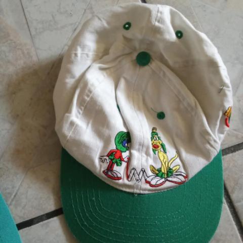 troc de  Casquette regtlable  vert et blanc 54, sur mytroc