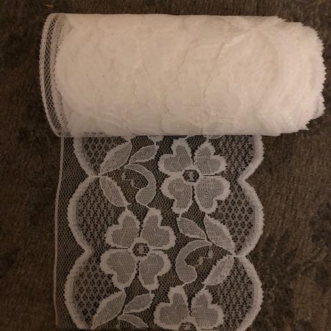 troc de  (réservé) Rouleau dentelle machine 4mx12,5cm approx., sur mytroc