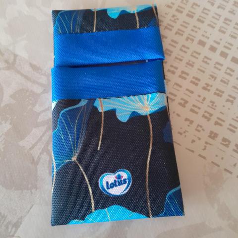 troc de  Étui pour mouchoir lotus neuf en tissu, sur mytroc