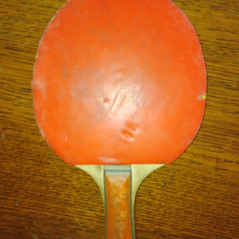 troc de  1 raquette de ping pong, sur mytroc