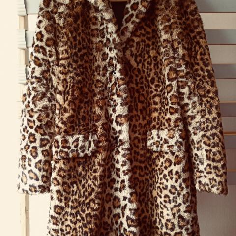 troc de  jolie peau de bete (douce mais fausse), sur mytroc