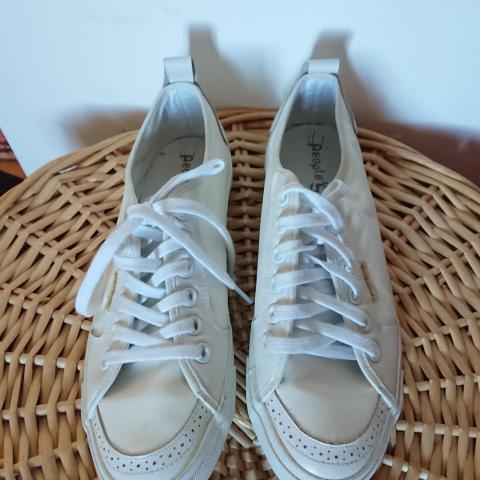 troc de  Baskets blanches taille 42, sur mytroc