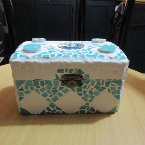 troc de  réservée,boîte à bijoux mosaique 12X7,5, sur mytroc