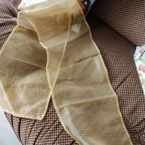 troc de  chemin de table ou piece pour creation en organza doré, sur mytroc