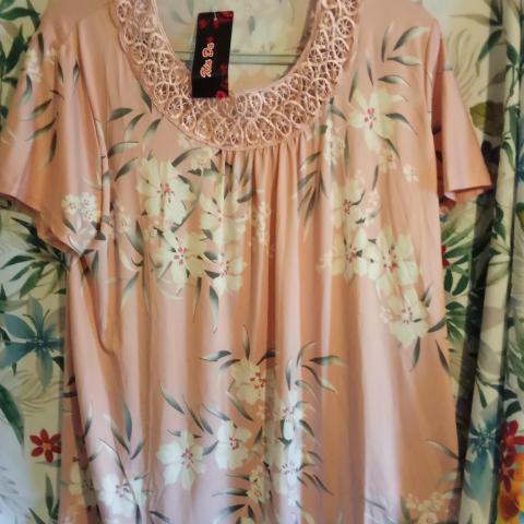 troc de  Tunique neuve taille xxl/xxxl, sur mytroc