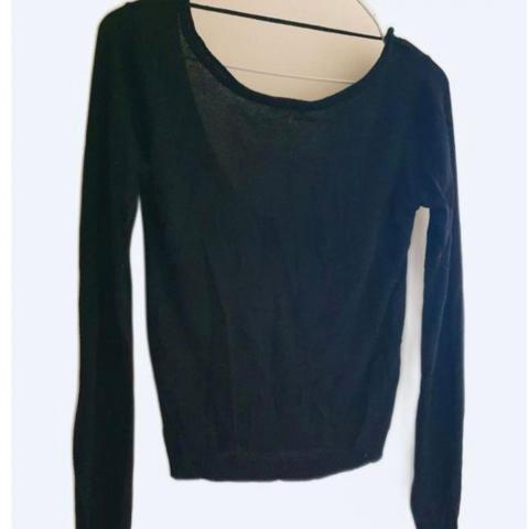 troc de  Pull noir avec scintillement argent, sur mytroc