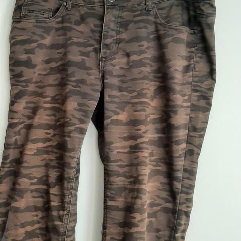 troc de  Pantalon Jessica taille 46, sur mytroc