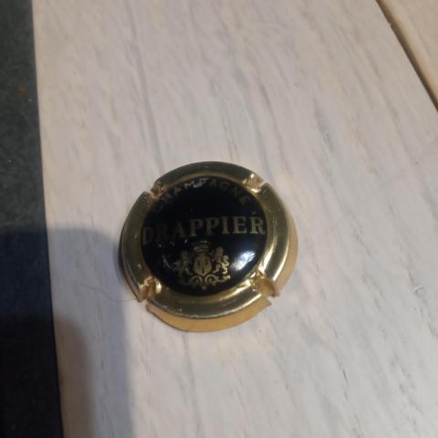 troc de  Réservée et expédiée capsule champagne, sur mytroc