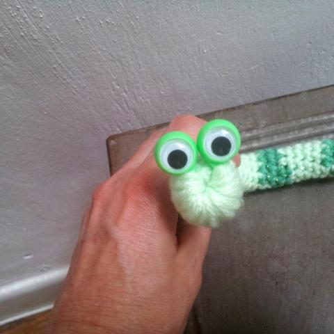 troc de  Petit ver au crochet fait main, sur mytroc