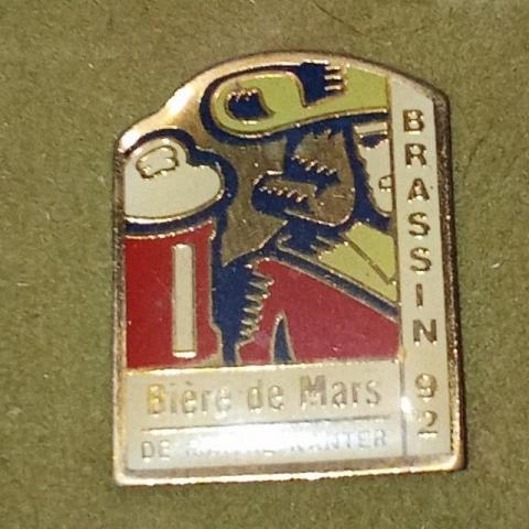 troc de  pin's avec attache, sur mytroc