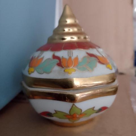 troc de  Porcelaine de Thaïlande, sur mytroc