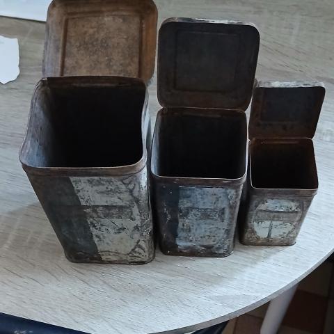 troc de  Lots De Boîtes En Fer ( un peu rouillé), sur mytroc