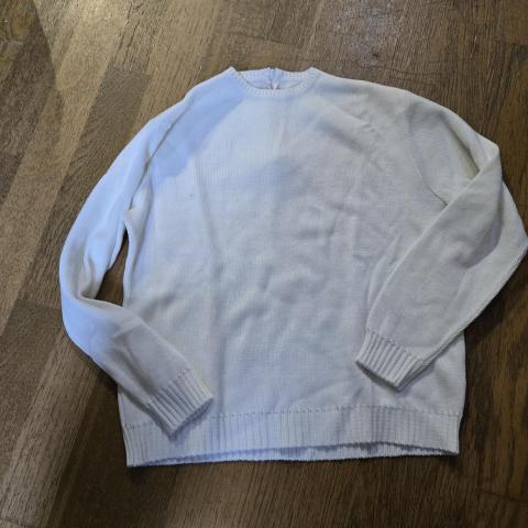 troc de  Pull blanc 8 ans, sur mytroc