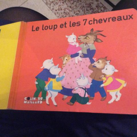 troc de  Livre cartonné Le loup et les 7. Chevreaux 1990 nom écrit sur 1 ère page, sur mytroc