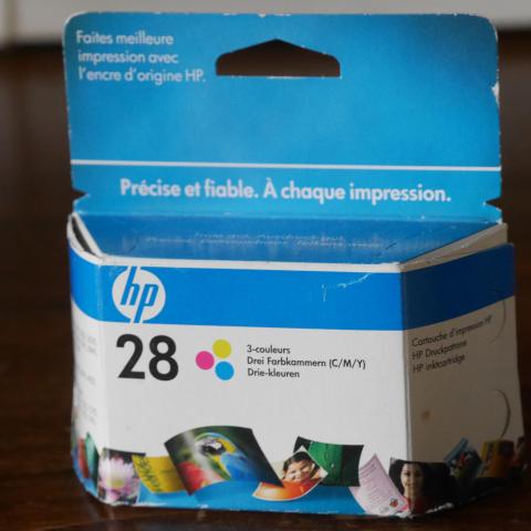 troc de  Cartouche d'imprimante couleur HP 28 neuve, sur mytroc