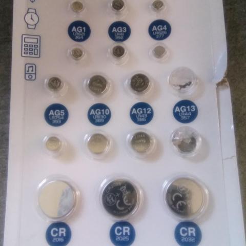 troc de  lot piles boutons, NEUF, sur mytroc