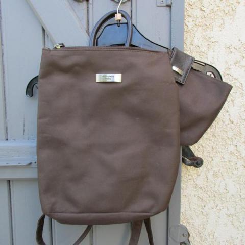 troc de  sac à dos+pochette paquetage neuf, sur mytroc
