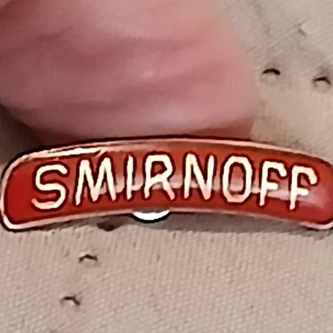 troc de  Un Pins ' SMIRNOFF ', sur mytroc