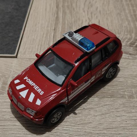 troc de  Voiture en métal, sur mytroc