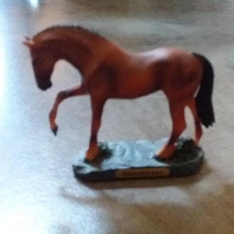 troc de  Réservé Petit-Sacrabé Figurine cheval Salernitano, sur mytroc