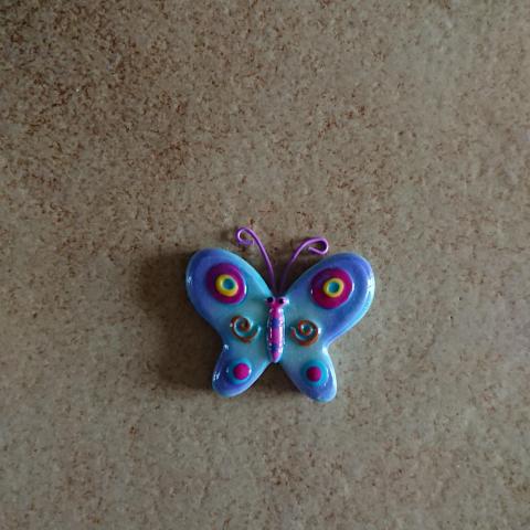 troc de  Petit magnet papillon, sur mytroc
