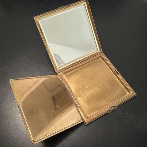 troc de  Poudrier miroir de sac doré vintage, sur mytroc