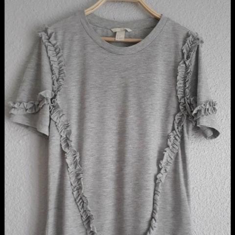troc de  Tee-shirt gris H&M taille xs, sur mytroc