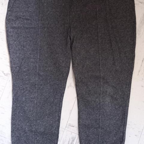 troc de  Pantalon gris. RESERVE., sur mytroc