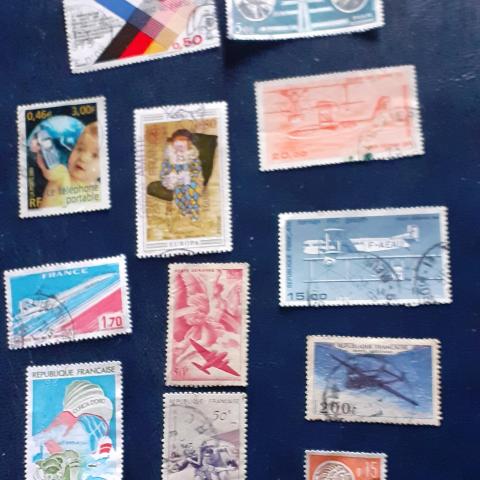 troc de  lot de 12 timbres français dont avion, sur mytroc