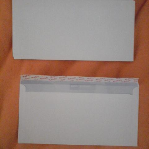 troc de  15 enveloppes blanches longues avec patte auto-adhésive sans fenêtre, sur mytroc