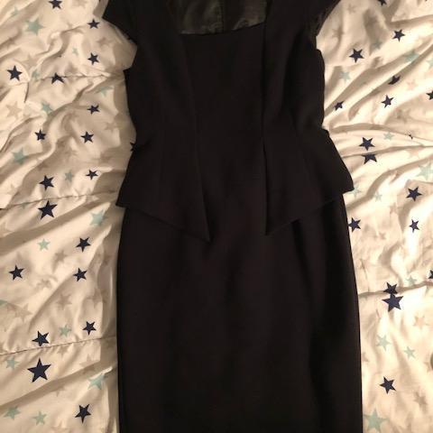 troc de  (réservé) Robe cintrée noire taille M Zara, sur mytroc