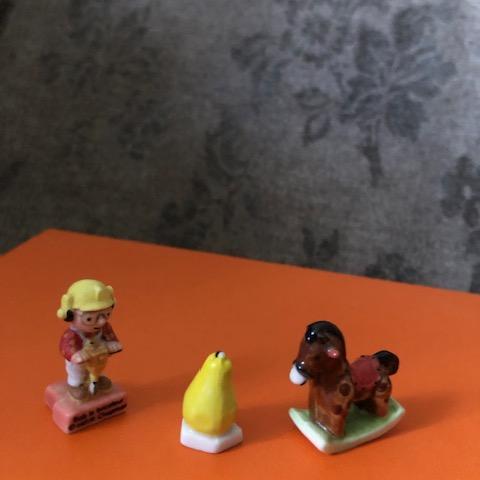 troc de  (réservé) Lot fèves Bob le Bricoleur, poire et cheval à bascule, sur mytroc