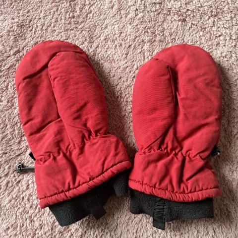 troc de  Paire de moufles enfant, sur mytroc