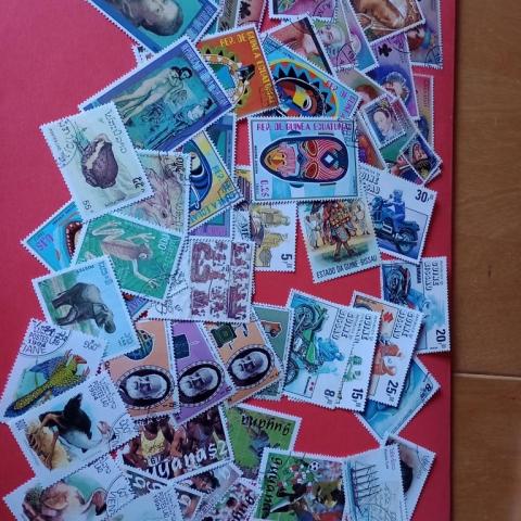 troc de  RESERVE Lot 55 timbres du monde (lot A), sur mytroc