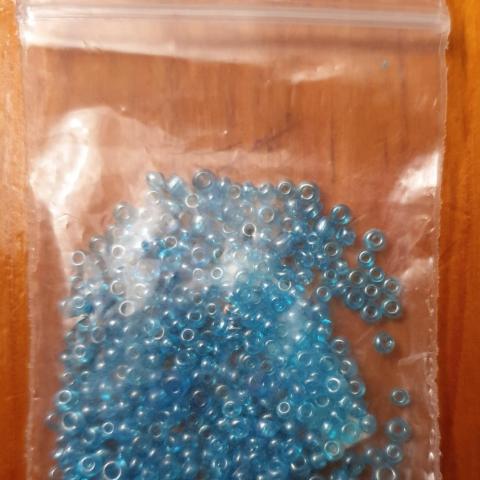 troc de  **réservé** Perles de rocaille bleues, sur mytroc