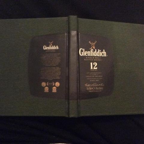 troc de  Petit livre Glenfiddich 12,7 x12,7, sur mytroc