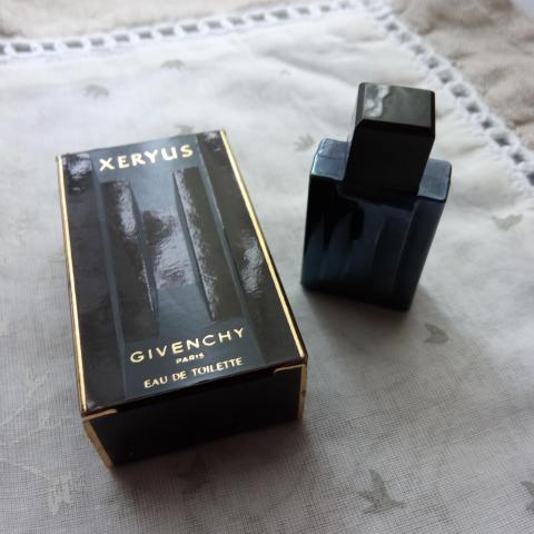 troc de  MINIATURE XERYUS GIVENCHY, sur mytroc