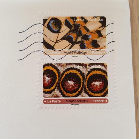 troc de  2 timbres, sur mytroc
