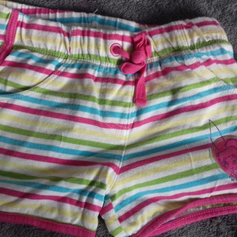 troc de  Short de plage 6 ans fille, sur mytroc