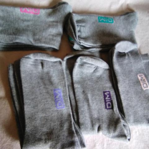 troc de  RESERVE Lot de 5 paires de chaussettes femme, NEUF, sur mytroc