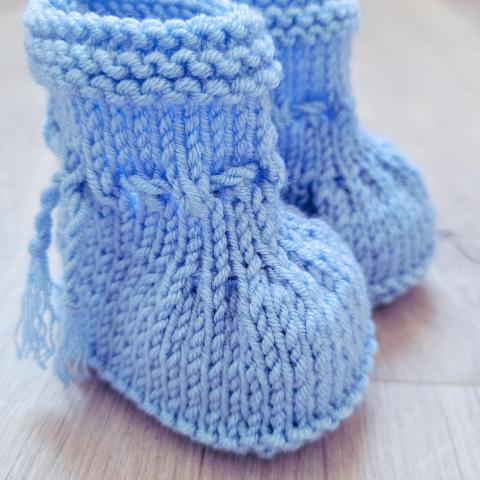 troc de  Ensemble : bonnet + chaussons bébé, sur mytroc