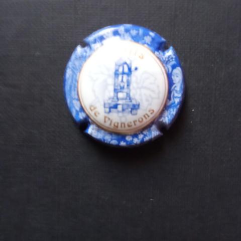 troc de  RESEVE - CAPSULE OUTIL DE VIGNERON CREMANT, sur mytroc