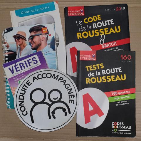 troc de  Lot code + magnet, sur mytroc