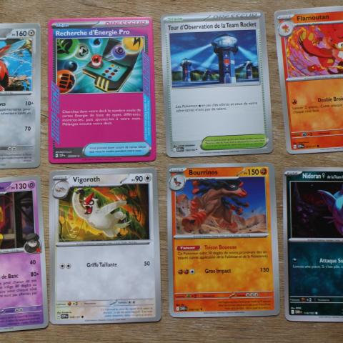 troc de  Lot cartes Pokemon V, sur mytroc