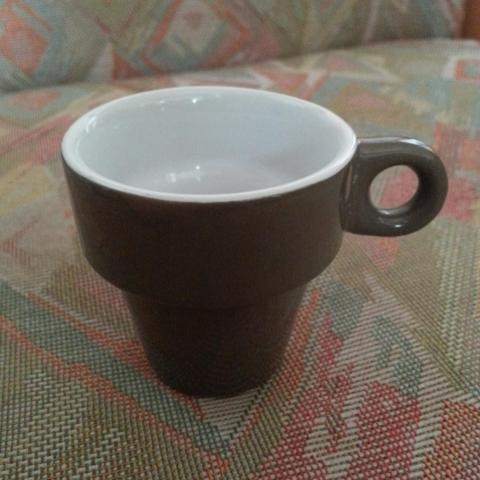 troc de  Mini Tasse à café en porcelaine marron / blanc, sur mytroc
