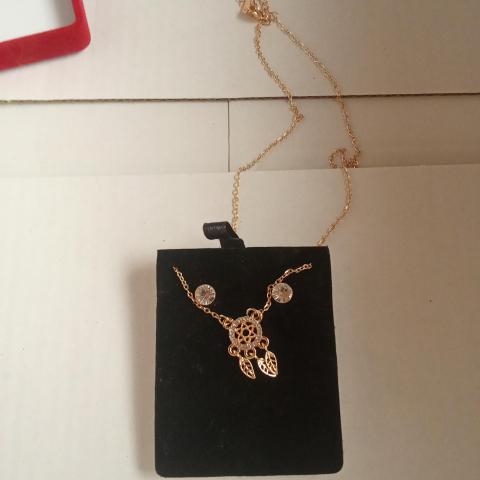 troc de  Coffret colier boucles d'oreilles arbre de vie neuf, sur mytroc