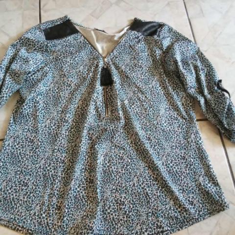 troc de  Tunique  carnaby taille 44 comme neuf, sur mytroc