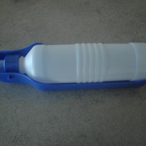 troc de  Bouteille eau chien, sur mytroc